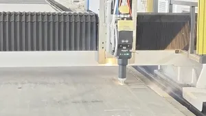 Волоконно-лазерная режущая головка для резки плоских листов