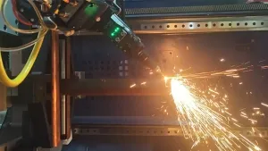 Лазерная азотная режущая головка LCF15A1 мощностью 12 кВт для резки углеродистой стали толщиной 4 мм (8 м/мин)